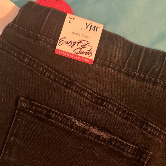 Women’s Shorts - Picture 4 of 4